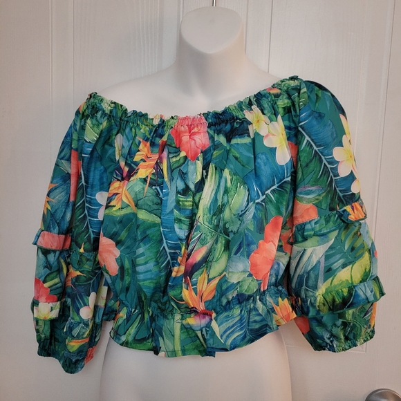 Rachel Zoe Tops - Rachel Zoe Crop top SIze SMall